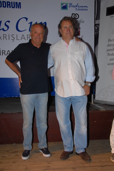 ÖMER KARACALAR, SENKAR ÖZTÜZÜN