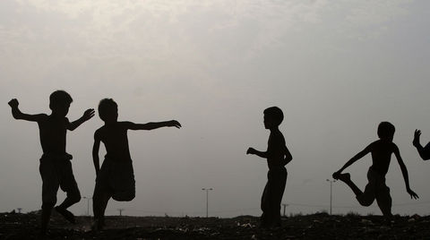 İslamabad - Pakistan - İki odalı lüks daire kirası: 800 dolar - Kafede bir fincan kahve ücreti: 2.39 dolar - İş yemeğinde kişi başı ücret: 41 dolar - Bir litre benzin: 1.02 dolar -