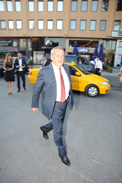 MEHMET AĞAR