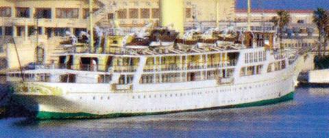 EL HORRIYA 145.7 metre - Mısır'daki Osmanlı Valisi Khedive İsmail için yapılan bu tarihi yat, 1869'da Süveyş Kanalı'nın açılış seremonisi sırasında yüksek mevkideki konukların kabulü sırasında kullanılmıştı. 1976'da Mısır Donanması'nın gözbebeği olan yat, bir dönem bakımsızlıktan harap hale geldi. Mısır donanmasına bağlı tekne, şimdi başkanlık yatı olarak hizmet veriyor. Genellikle İskenderiye'de demirleniyor. -