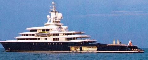 LUNA-115 metre  -  - Rus işadamı Roman Abramovich'in eski yatı Le Grand Bleu'nun yerini alması için inşa edildi. Kutuplara gidebilecek donanıma sahip, çok yüksek standartlı teknenin, 6 güvertesi, biri önde biri arkada 2 helikopter pisti ve garajı var. Dizel, elektrik gücüyle çalışan tekne 2010 Haziran'ında teslim edildi. -