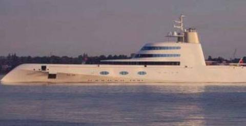 A-119 metre  -  - Philippe Starck'ın imzasını taşıyan bu sıra dışı yat, Rus Melnichenko Ailesi için inşa edildi. Ünlü tasarımcının bu çok cool teknenin çizimleri için üç buçuk saat harcadığı söyleniyor. Martin Francis de teknenin mimarisi için teknik destek verdi. Teknenin ön güvertesinde dikdörtgen, ana güvertede kıvrımlı bir havuzu var. İç mekânda ise tekne sahibi için pencerelerle çevrili büyük balkonlu bir çatı katı inşa edilmiş. -