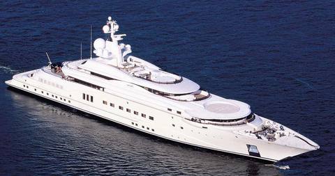 PELORUS-114.5 metre  -  - Lürssen'in Krogerwerft tesislerinde inşaa edilen tekne 2003 Kasım'ında suya indirildi. Suudi Arabistanlı bir işadamı tarafından yaptırılan tekne daha sonra Abramovich'e satıldı. İskeleti, dış güvertesi ve çalışma alanlarını tasarımcı Tim Heyewood'un çizdiği teknenin, sahil kenarındaki bir villanın rahatlığını andıran iç mekânlarının tasarımını ise Terence Disdole yaptı. Yatta 2 helikopter pisti, bir yüzme ve SPA havuzu ile 180 derece panoramik görüş açısına sahip bir süit bulunuyor. Teknede 41 mürettebat hizmet veriyor -