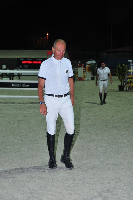 AVNİ ATABEK