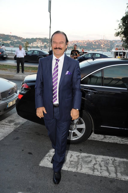 ALİ MÜFİT GÜRTUNA