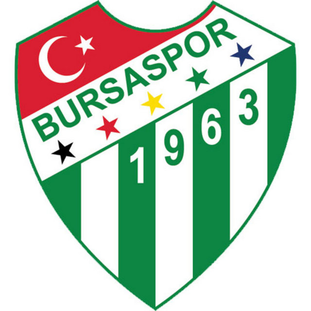 YEŞİL İNCİYDİ TİMSAH OLDU  - Bursaspor'un simgesi timsah da, 1992 yılında yeşil-beyazlı kulüpte yedek yönetici olarak yer alan Lemi Keskin'in izlediği bir belgeselden yola çıkmasıyla bulundu. Bir timsahın boğa yediği görüntüleri izleyen Keskin, yaptığı görüşmeler sonucu ''yeşil inciler'' olarak bilinen sembolün ''timsah'' olarak değiştirilmesini sağladı. Bursa'da timsah isminin gündeme getirilmesinin ardından yeşil-beyazlıların Ugandalı golcüsü Majit Mususi, Intertoto Kupası'nda attığı golün sevincini arkadaşlarıyla ''timsah yürüyüşü'' yaparak kutlamıştı.
