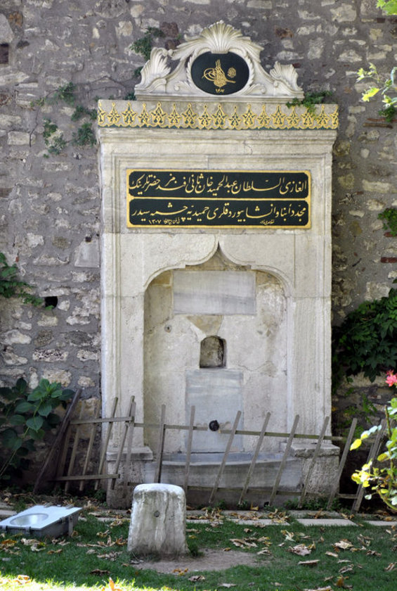 Cellat Mezarligi Yok Oluyor Galeri
