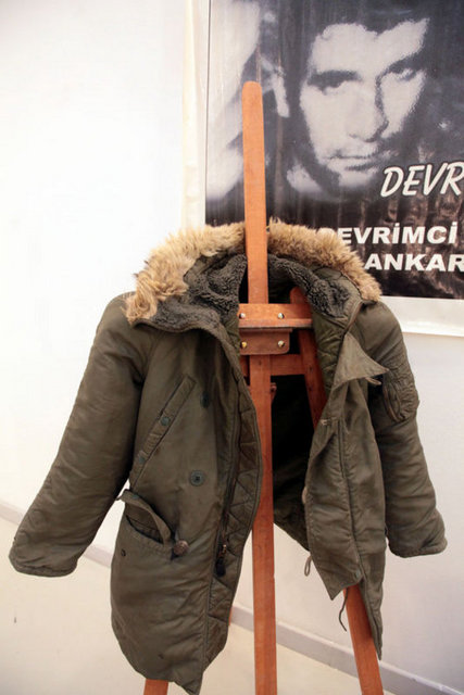 Avukat Halit Çelenk tarafından yıllarca saklanan Deniz Gezmiş'e ait parka