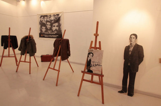 Utanç Müzesi'nde, 12 Eylül döneminde 17 yaşında idam edilen Erdal Eren'e ait özel eşyalarda bulunuyor