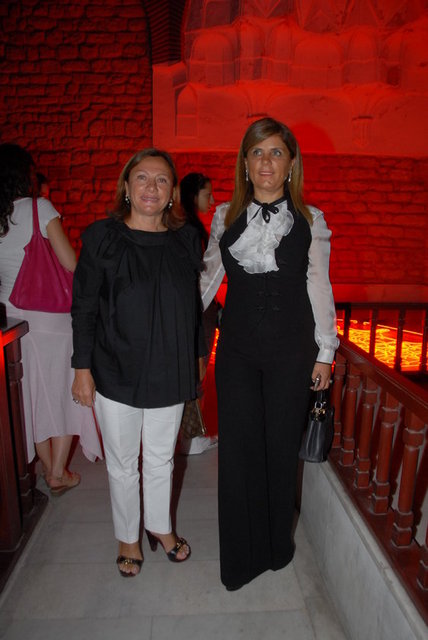 SEVGİ AKSOY, NİLÜFER BULUT 