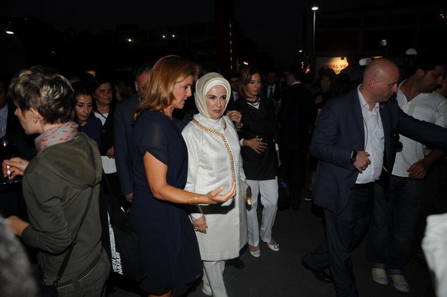 OYA ECZACIBAŞI, EMİNE ERDOĞAN