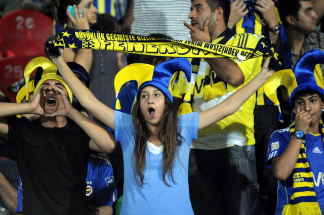 buse_fener1907 - KIZLARRRRRRR FUTBOLCULARI ETKİLEYİCİ TEZAHÜRAT YAPMAK YOK :) ONA GÖRE ! -