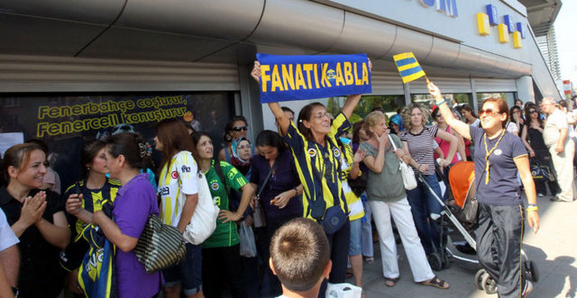 tugbakaya - Yıllardır "FENERİN MAÇI VAR" Deyip Bırakıp Gittiğiniz Kadınlar İçin bugun İNTİKAM ZAMANIDIR :) -  -