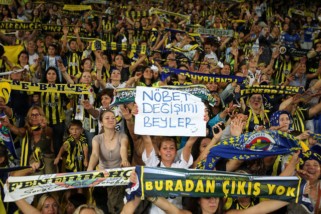 "Pilav ocakta, ben maçta" -