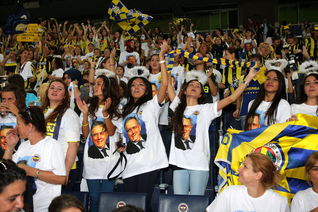 "Şu anda Mango'da yüzde 70 indirim var deseler stadda kimse kalmaz."