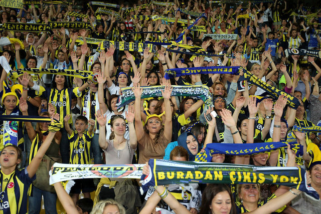 Bir kadının bağırmasına tahammül edemeyenler 40 bin kadından çıkan sese nasıl katlanacak futbolculara kolay gelsin işleri zor