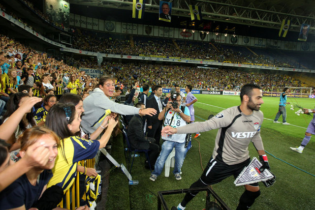 Fenerbahçe Stadı bugün 41.663 farklı isimle onurlandı ve her biri de en az Şükrü Saraçoğlu kadar nezdimizde mukaddestir.