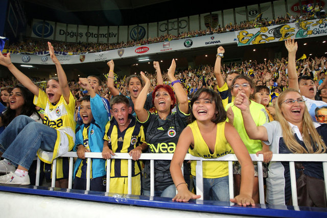 Fenerbahçe'li Kadınlara sesleniyorum: Meksika Dalgası out - Mezdeke Havası in