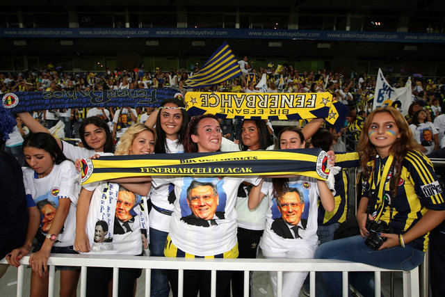 hanım eve ne zaman gelirsin? + bekleme sen uyu. Biz kızlarla Kadı(n)köy'de - kutlama yapacağız :)