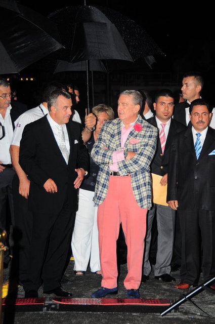 AHMET ÜRKMEZGİL, RAHMİ KOÇ