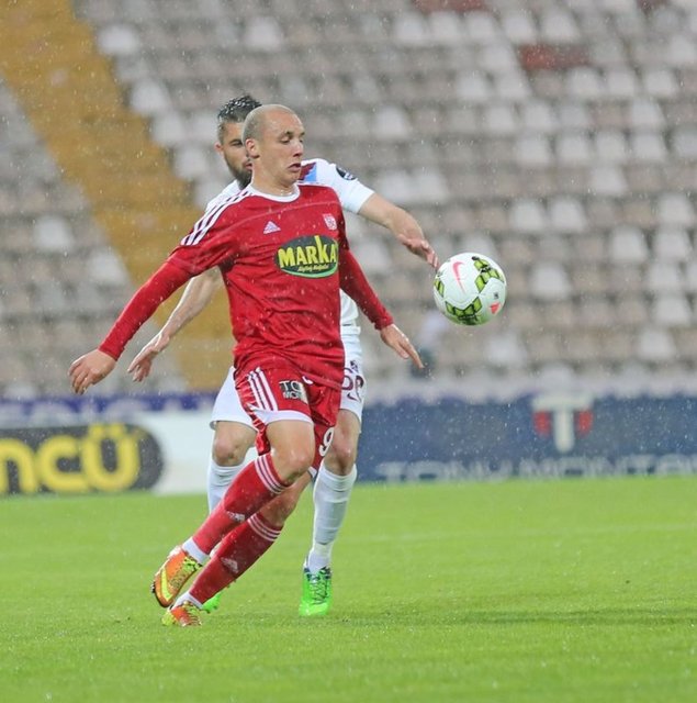 Aatif Chahechouhe: "Soyadımı doğru yazabilmek için yıllarca uğraştım. Ne anlama geldiğini de hâlâ bilmiyorum."