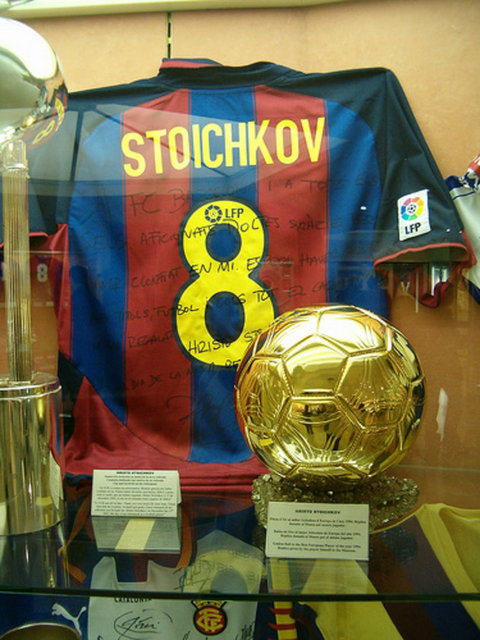 "Beni durdurmak için tabancaya ihtiyaç duyarlardı. Ama Messi'yi durdurmak için makineli tüfeğe ihtiyaç var" Hristo Stoichkov