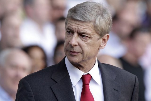 "Bugüne kadar 1600 maça çıktım ama şahsen kimin şampiyon olacağını bilmiyorum. Eğer Nani bunu biliyorsa benden 1600 kez daha akıllıdır" Arsenal Menajeri Arsene Wenger'den, Manchester United'ın Portekizli futbolcusu Nani'nin şampiyonluk tahminine verdiği yanıt!