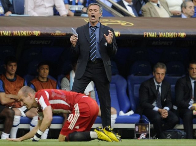 "Eğer kolay olanı isteseydim, Porto'da kalırdım. Güzel mavi bir koltuk, Şampiyonlar Ligi kupası ve Tanrı... Sonra da ben." - Jose Mourinho