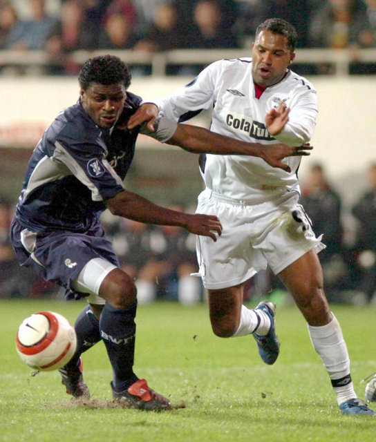 "Biz bu Bolton'ı orada yeneriz" (Beşiktaşlı bir yöneticinin, tek maçlı sistemi bilmeyip, Bolton'a karşı kaybedilen UEFA kupası grup maçı sonrası söylediği söz) Ertesi hafta Beşiktaş taraftarı da basketbol maçında pankart açtı; "Yönetim Bolton'a otobüs kaldır"