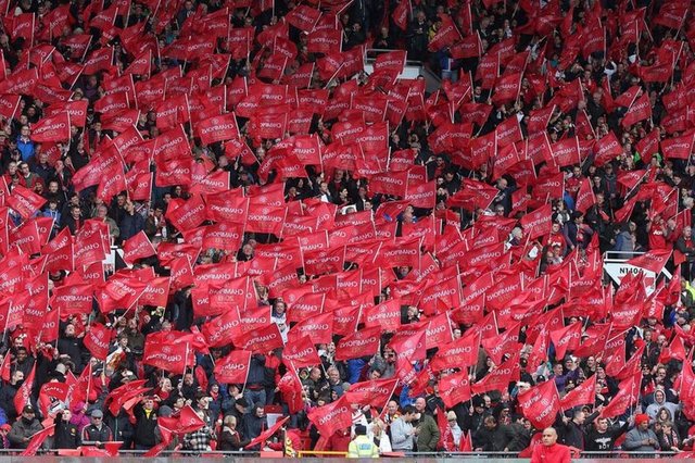 "Artık özel değilsin, artık özel değilsin." Manchester United taraftarlarının Jose Mourinho tezahüratı.