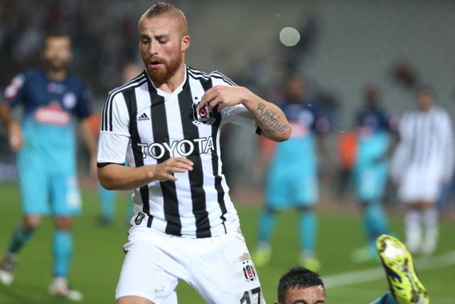 Gökhan Töre: ''Gökhan Töre hayatı boyunca gol atmamışken Türkiye'de gol krallığına oynuyor. Futbol ilginç bir oyun... "