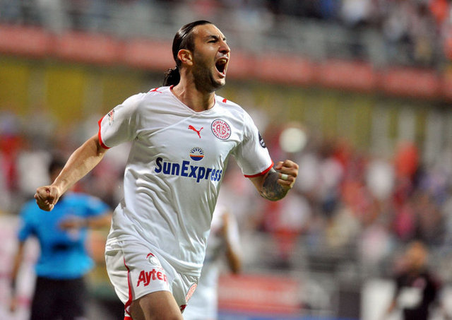 Necati Ateş: "Abi biz senin penaltı atıp Ritz Carlton'da turist vurduğunu da biliriz."