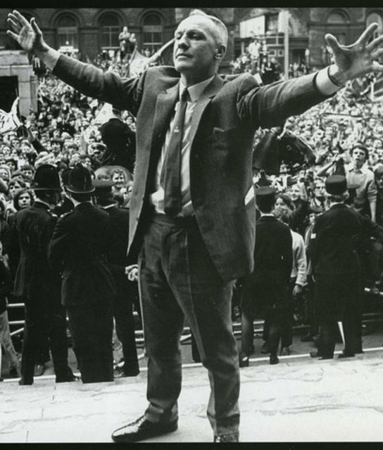 "Liverpool şehrinin iki büyük takımı var... Biri Liverpool, diğeri de Liverpool'un yedekleri." - Bill Shanklay