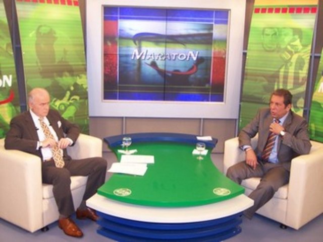 Erman Toroğlu: Bu nasil futbolcu ya... sanki sadrazamin sol .... Şansal Büyüka: - hop hoca hop....