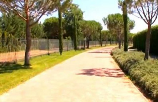 ARDA TURAN - İSPANYA'DAKİ EVİ