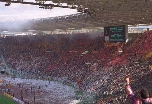 OPPOSTA FAZIONE - AS ROMA (İTALYA)