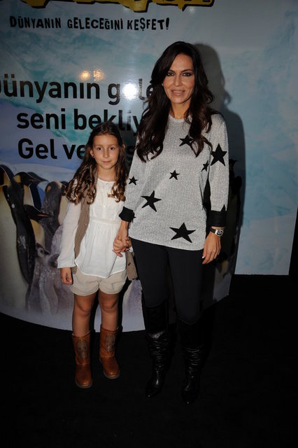 ASLI, SİTARE AKDİLEK