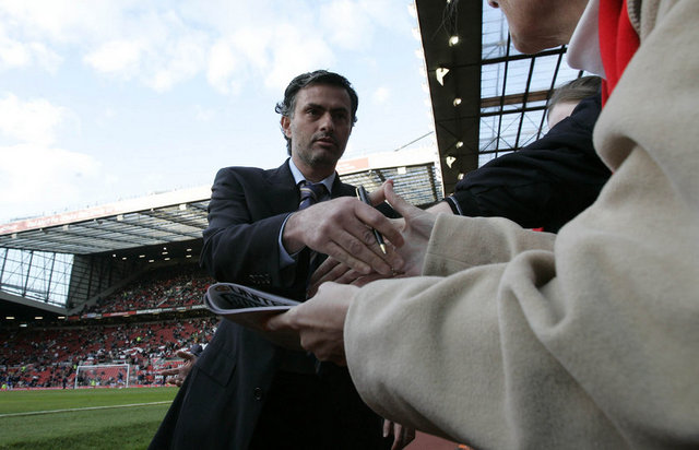 Chelsea'nin başına gelişine dair: "Elimden gelenin en iyisini yapmaya, durumu olumlu şekilde geliştirmeye ve imajıma ve futbol felsefeme uygun takımı yaratmaya niyetliyim. En iyi oyuncular ve kibirimi mazur görün ama en iyi menajer bizde..." -