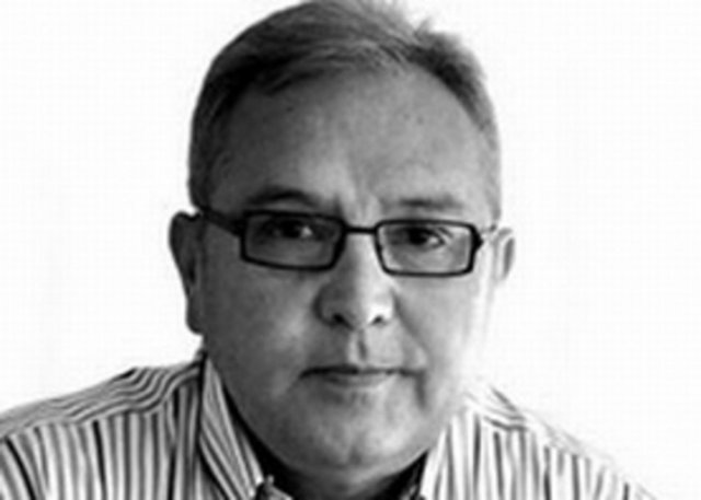 İLKER YASİN: "Sayın seyirciler Ergün'ün kanadı Taksim Gezi Parkı'na dönüştü."  (Türkiye - Moldova maçı)