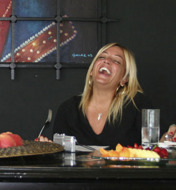 SABA TÜMER:  Kaç yaşında ilk milli oldun?  (Saba Tümer'in canlı yayında Rıdvan Dilmen'e sorusu)