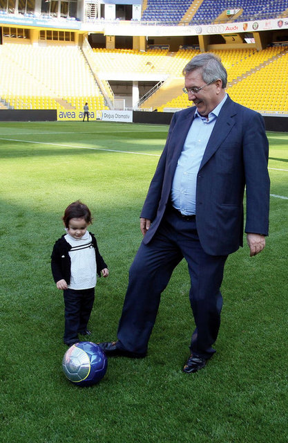 yamacino Yamaç - Türkiye'de futbolu yeniden dizayn etmeye çalışanlara inat #yuzgundurozluyoruz kimseyi satmadık satmayacağız ! -