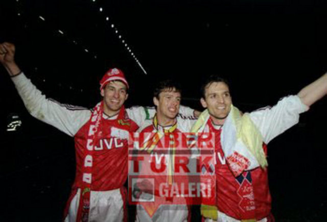 Tony Adams - Lee Dixon ve Nigel Winterburn