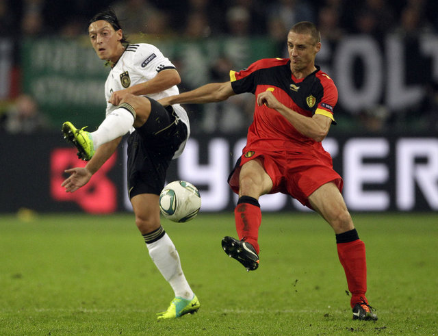 NurullahPoyrzgl Nurullah Poyrazoglu - Milli takımımızı seçmediği için cephe aldığımız mesut özil sayesinde Avrupa kupalarına katılma şansımız olacak..  -