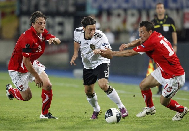 UABurakSarioglu Burak Sarıoğlu - ilk yarıda 1 gol 1 asist yapan Mesut Özil' teşekkürlerimizi iletiyoruz