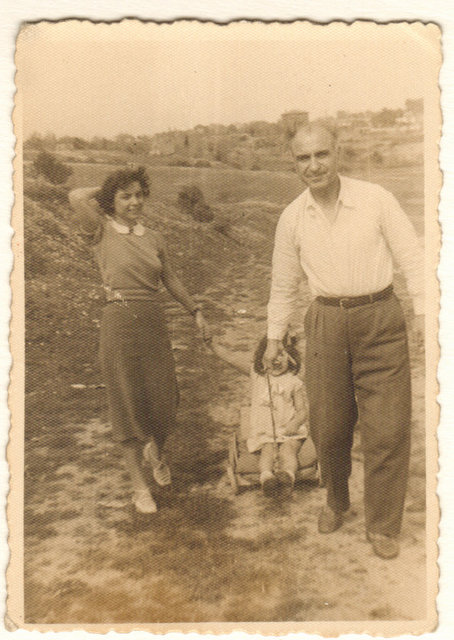 Ahmed Bey ve Suad Hn. Ferda hn. ile