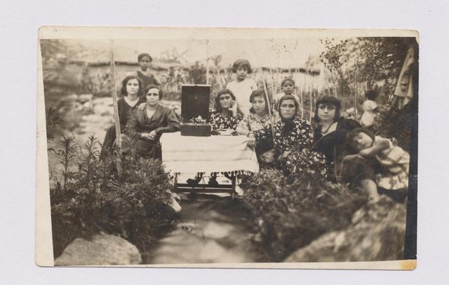 Suad Hn. komşuları ile