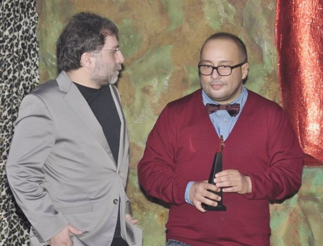 AHMET HAKAN, İZZET ÇAPA