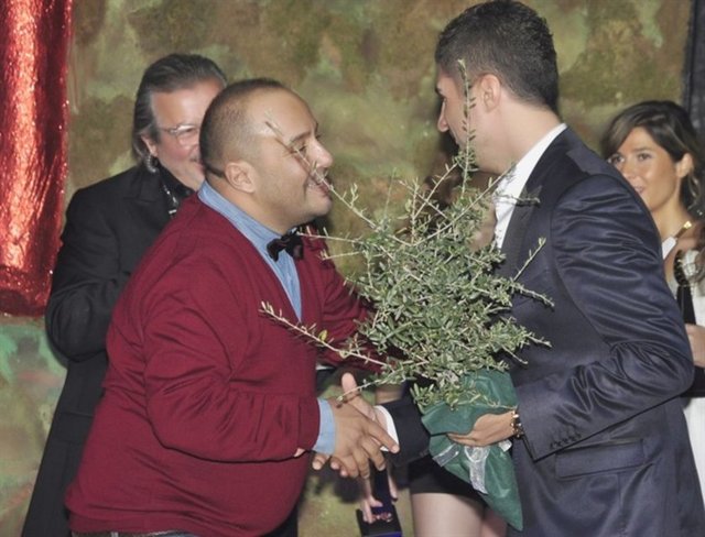 İZZET ÇAPA, ÖZCAN DENİZ