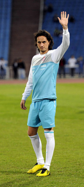 - tuncaysanli17 Tuncay Sanli - Dualarim; depremde hayatini kaybedenlerle ve enkaz altinda olanlarla. Allah geride kalanlara sabir versin #Pray4Turkey