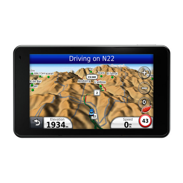 2 GB'lik dahili hafıza, 100 rotaya kadar kayıt, sesli yönlendirme, Bluetooth ile 'hands free' arama, en yakındaki hastane, benzin istasyonu, karakol vb. yerlerin gösterimi gibi temel özellikleri olan cihazın ağırlığı 113 gram. Fiyatı 844 TL.